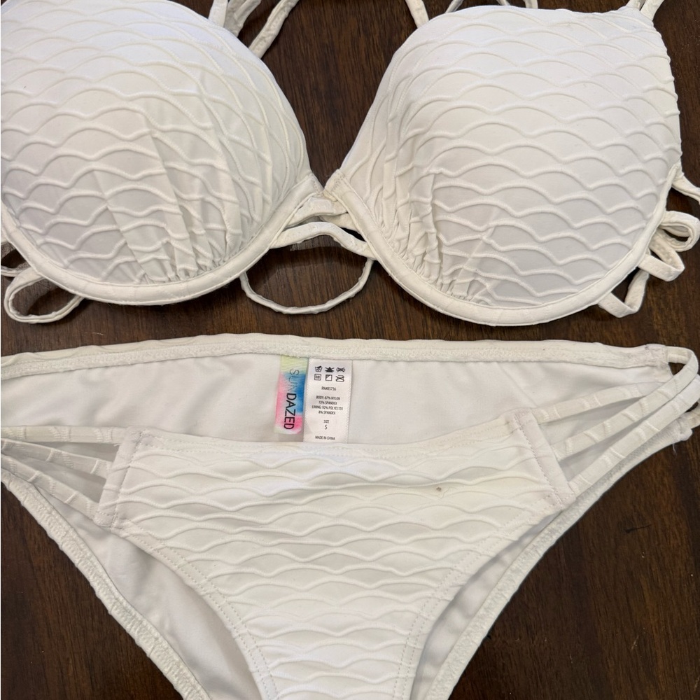Cupshe White Wave-Pattern Bikini Set